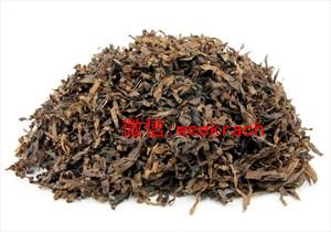 槟榔叶子包石灰和烟丝